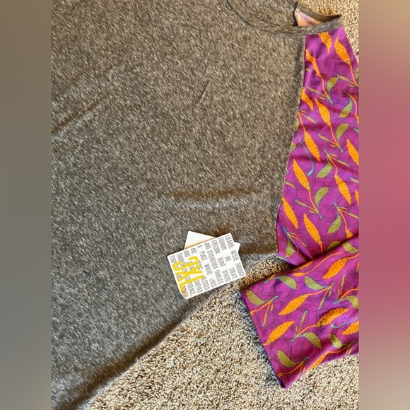 LuLaRoe Randy Top - Picture 3 of 3
